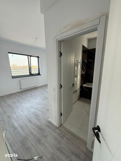 Casă cu 4 camere cu Teren 300 Mp în Clinceni