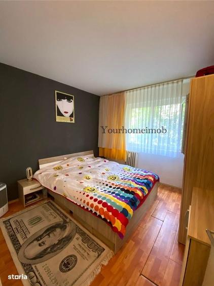 Apartament cu 2 camere semidecomandat în Craiovița Nouă