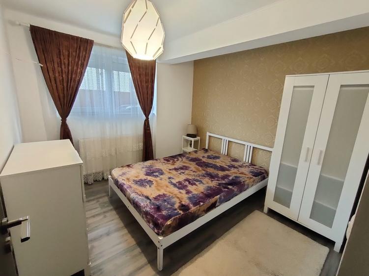 Apartament cu 3 camere decomandat în Berceni