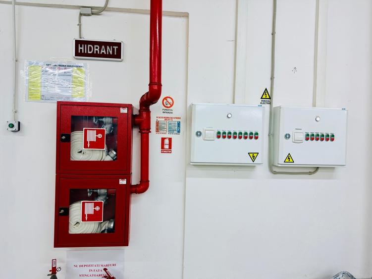 Bloc cu doua etaje de inchiriat, 2200 mp - 5 euro mp, Langa M Dimitrie Leonida - 22