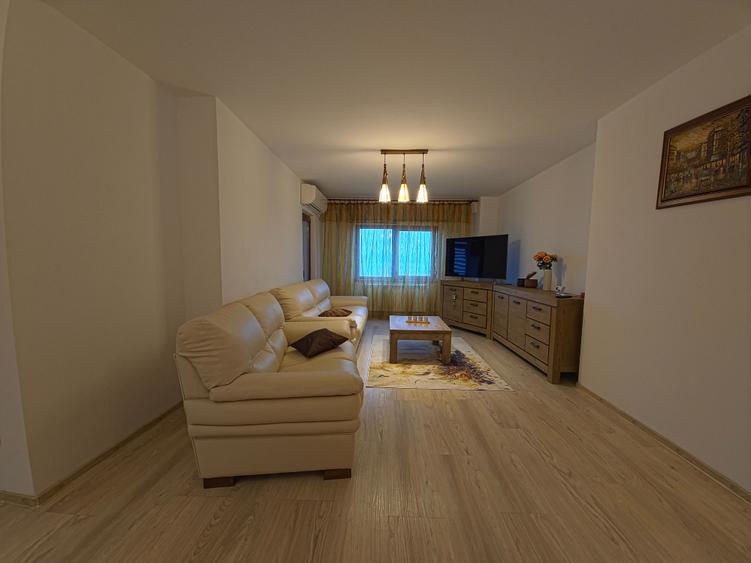 Faleza Nord 3 camere vedere la mare loc de parcare termen lung - 1