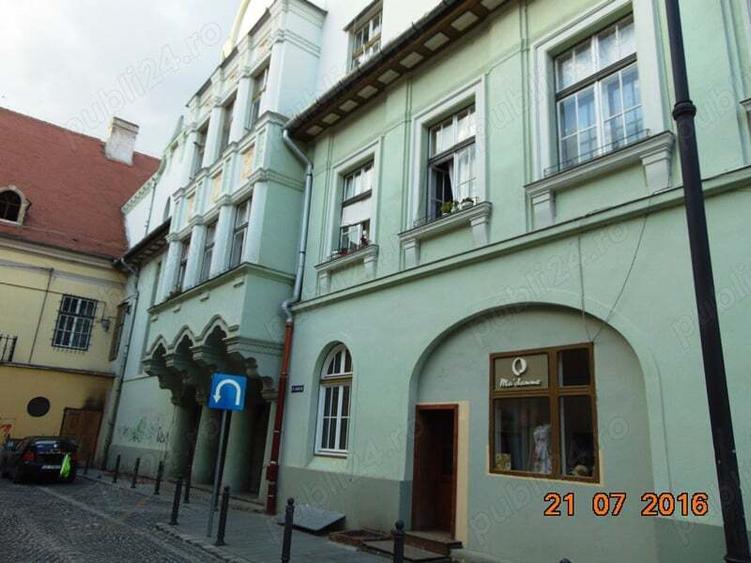 Ocazie unica!Proprietate in zona 0 in centrul istoric al Sibiului-P-ta Mare,zona pietonala! - 4