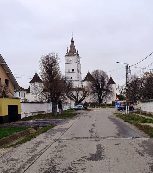 Casa cu gradina langa Cetatea Harman - 1