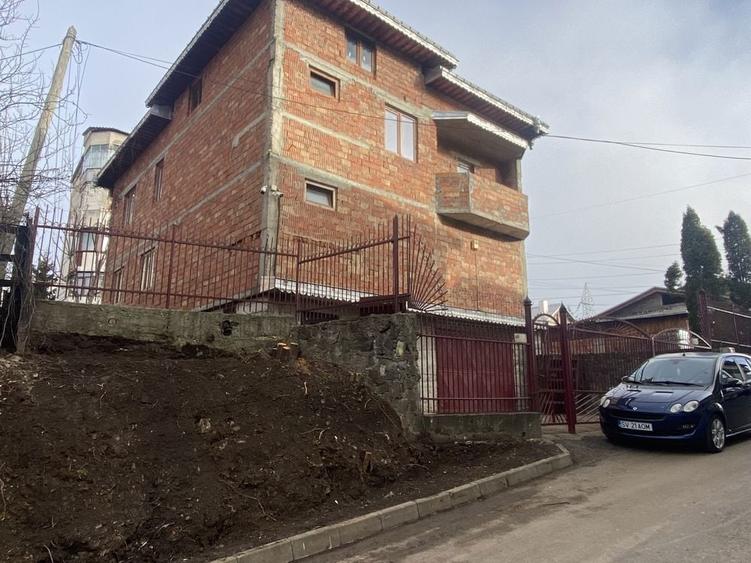 Vand / Schimb Casa la rosu 350 mp Falticeni - 7