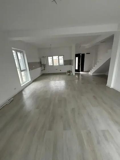 Vila 4 Camere P+1De Vanzare | Individuala  Complex Rezidential | Curte - 2