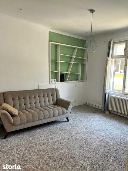 Vila Capitale, pentru birouri sau activitati comerciale, in curs de re - 4