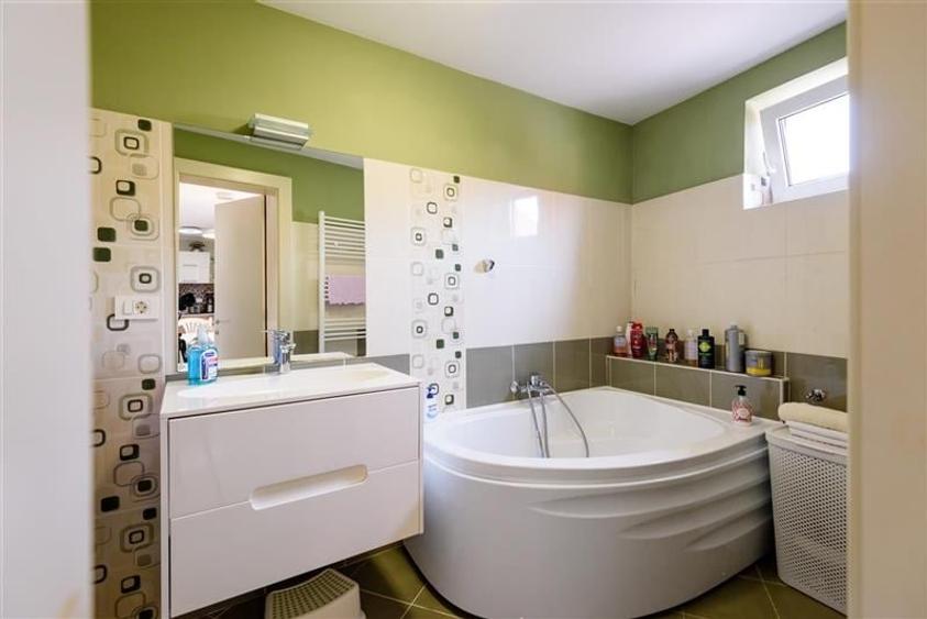 Proprietate nobiliara, cu influente moderne, Prejmer, Brasov- rezidential/ comer - 9