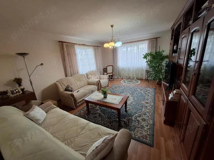 Str. Victoriei (tronson Marul de Aur) apartament 2 camere, in bloc tip vila, cu gradina