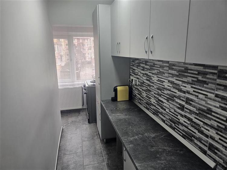 Resita, Garsoniera, Renovata, Mobilata+Utilata, Et. 2, Micro 4 - 17