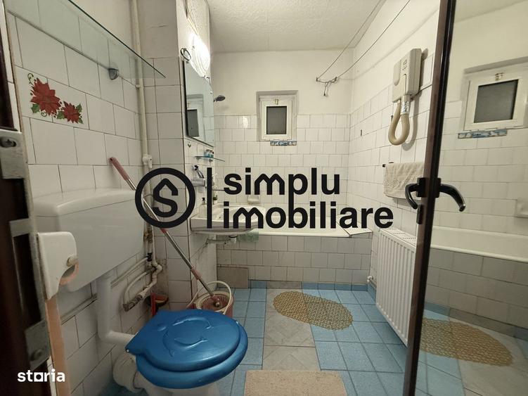 3 decomandate, et 2/4, 1 Mai - 140 000 Euro - 2