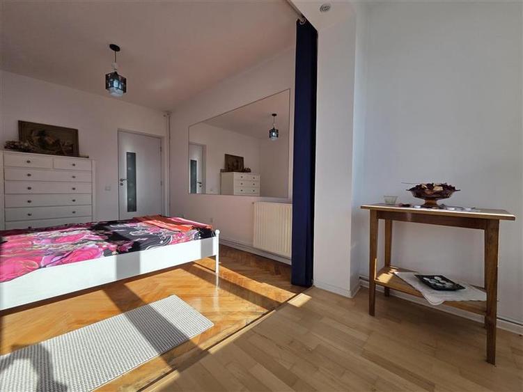 Apartament 3 camere cu priveliste zona Bd. Victoriei - 10