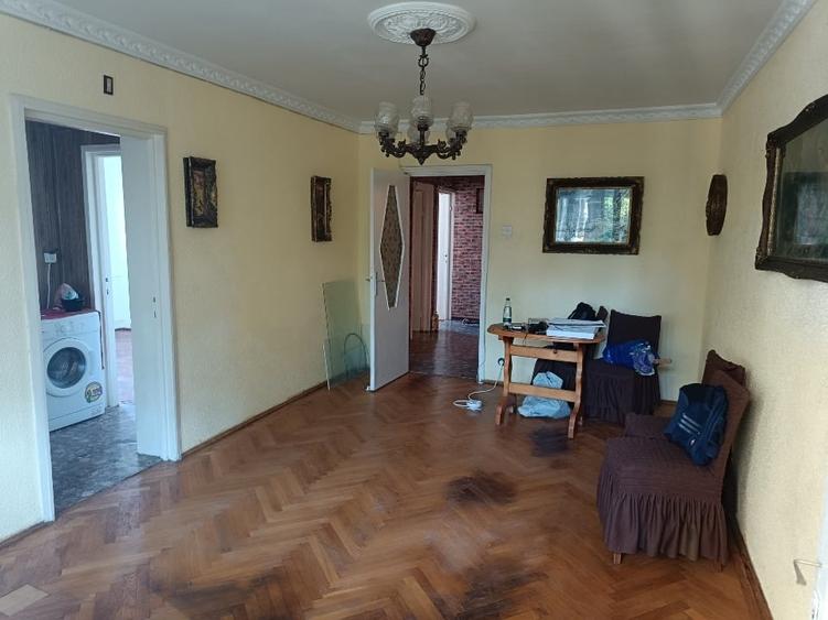 Apartament 4 camere ultracentral , etaj 3/4, Aleea Nucului - 8