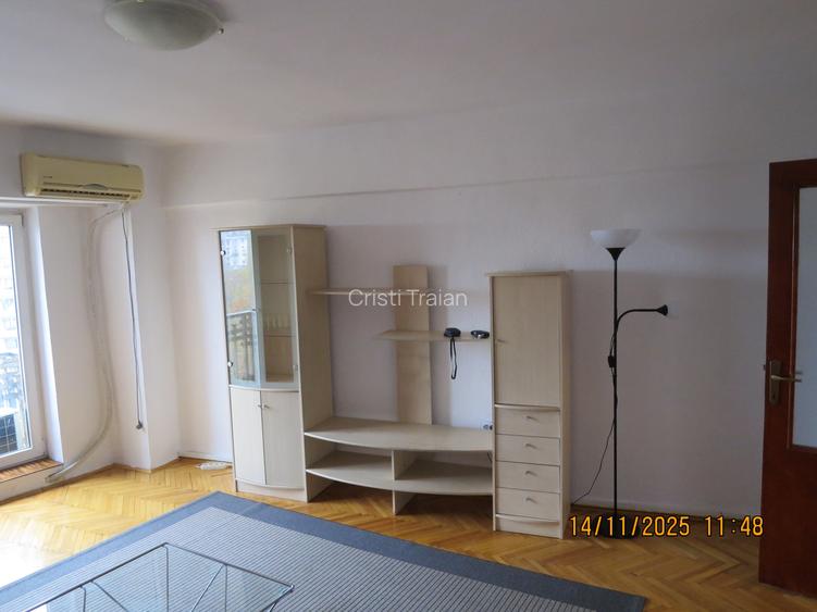 Apartament 3 camere Bd. Unirii, stradal, mobilat si utilat complet, liber