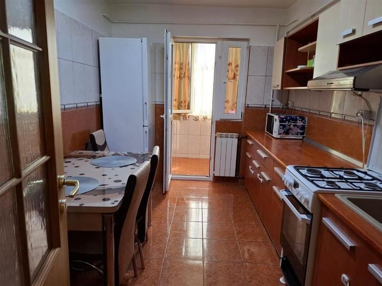 Inchiriere apartament 2 camere, zona 9 Mai - 10
