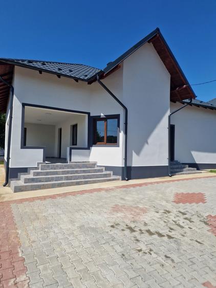 Casa noua la cheie, toate utilitatile, curte amenajata - 2