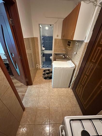 Garsoniera- Tractorul langa Coresi Mall