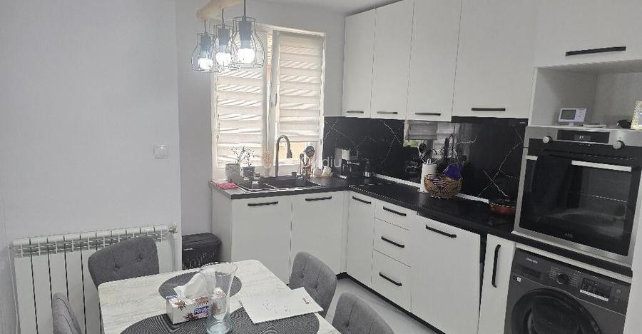 Vand apartament de 3 camere decomandat, in Deva, Imp.Traian, mobilat Vand apartament de 3 camere decomandat, in Deva, Imp.Traian, mobilat