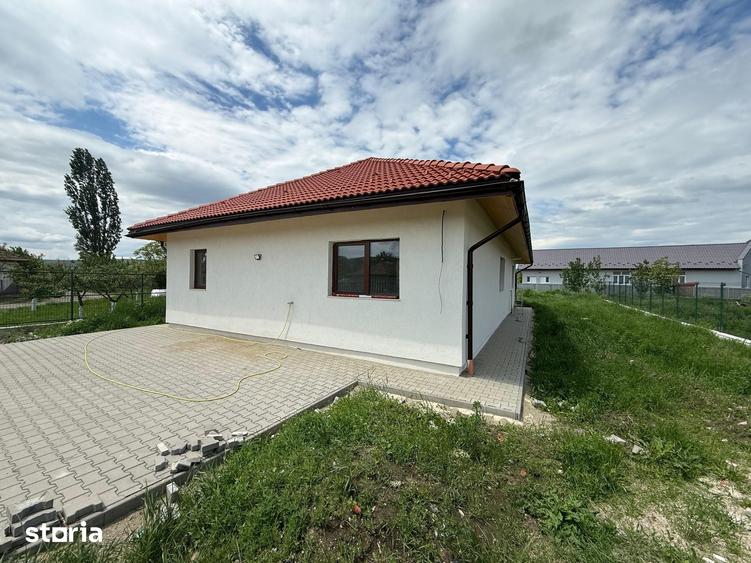 Casă cu 4 camere cu Teren 750 Mp în Jucu