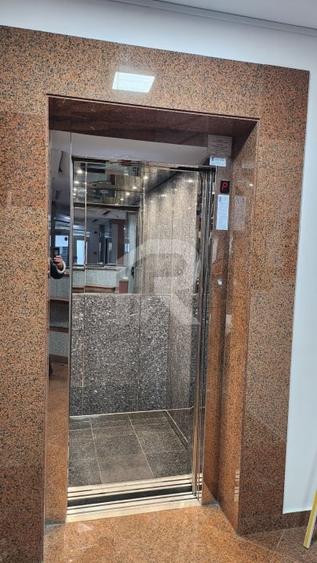 Spațiu premium birouri sau clinică, 2 corpuri, 12 parcări, lift, terasă - 7500 E - 6