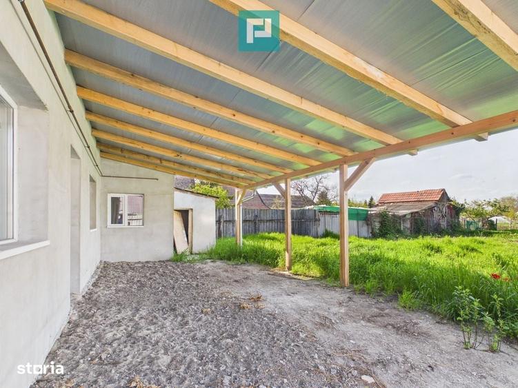 Casă cu 4 camere în Peregu Mic