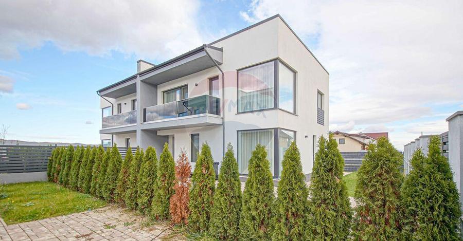 Locuie?te intr-un peisaj de poveste Vila moderna ... - 2