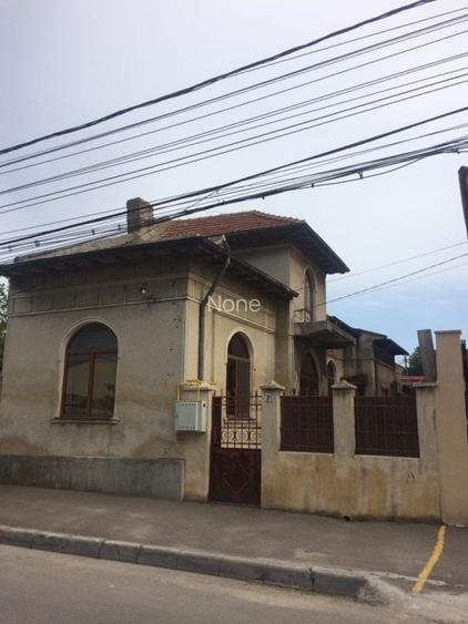Casă cu 5 camere în Faleza Nord Casă cu 5 camere în Faleza Nord