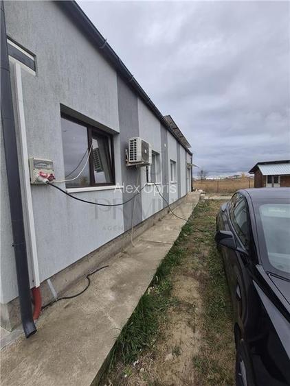 Hala / Spațiu de depozitare - cu birou și dormitor ? curte generoas&#2