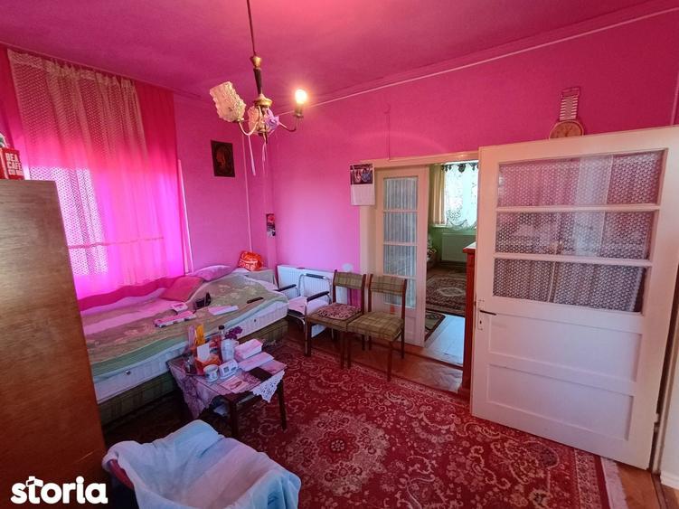 Casa cu 3 camere si garaj / str. PACII - 8