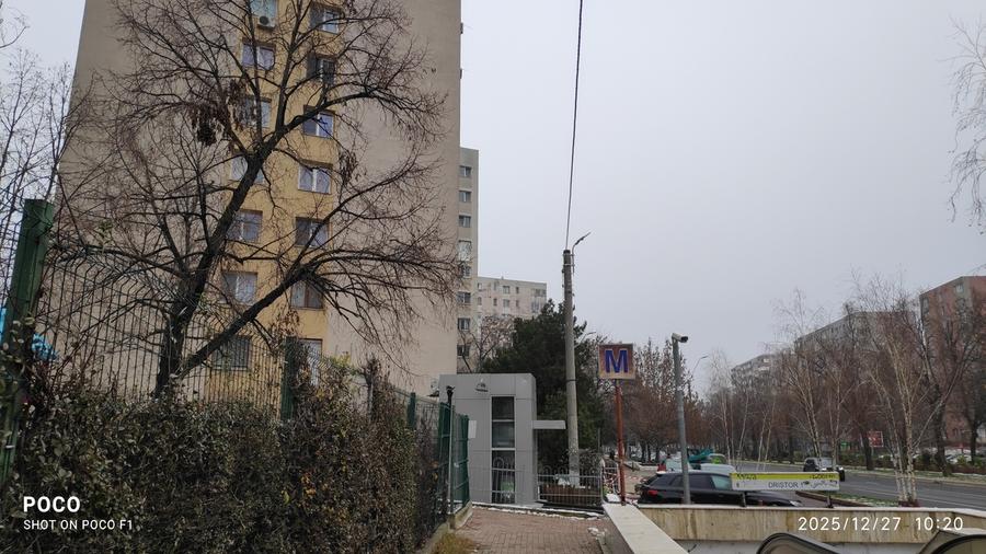 Dristor, intrare metrou Dristor 1 - 1