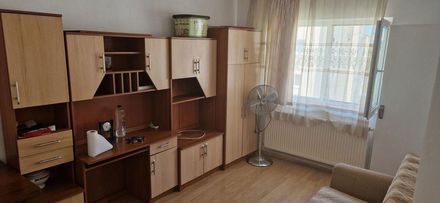 Vand Garsoniera etaj intermediar - 1