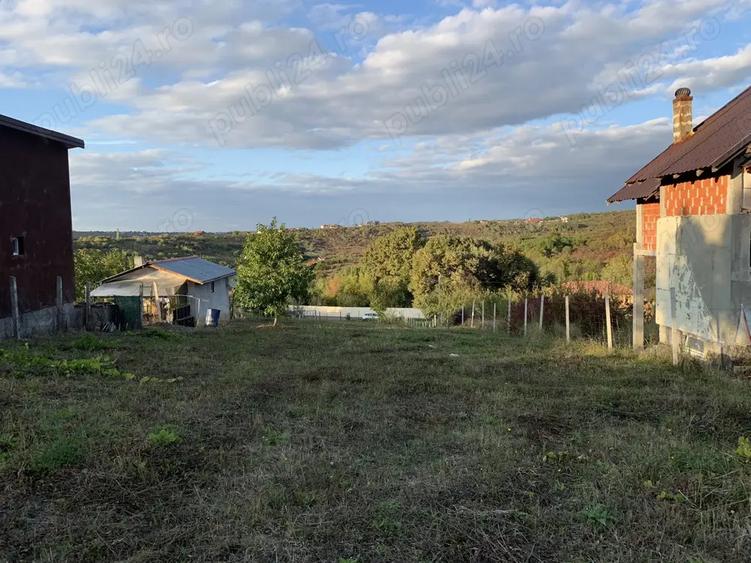 Ichiriez Teren ingradit cu apa si canalizare Oradea, str. Sofiei - 9