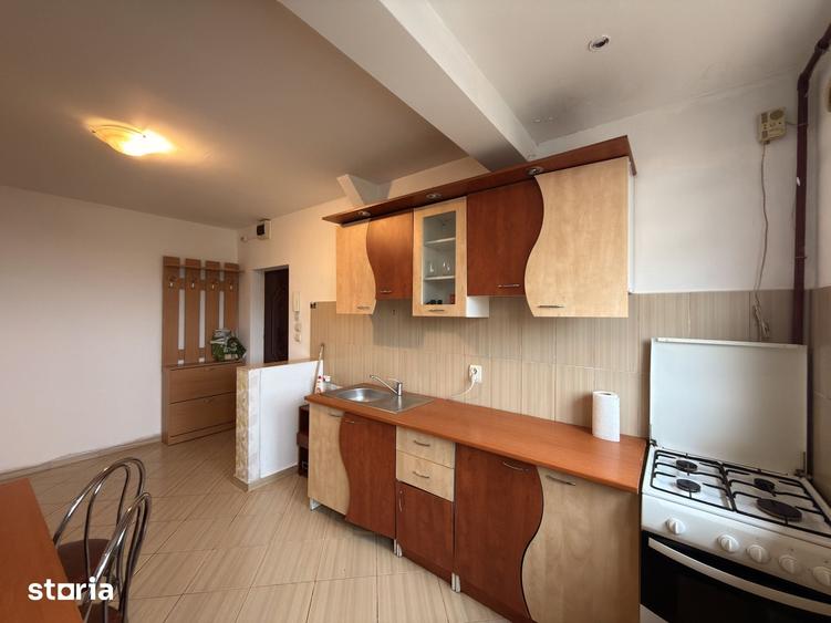 Apartament cu 2 camere decomandat în Girocului