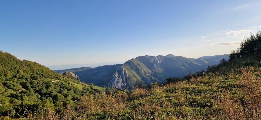Teren Apuseni TRANSAPUSEANA asfalt izvor curent view CHEILE RAMETULUI - 1