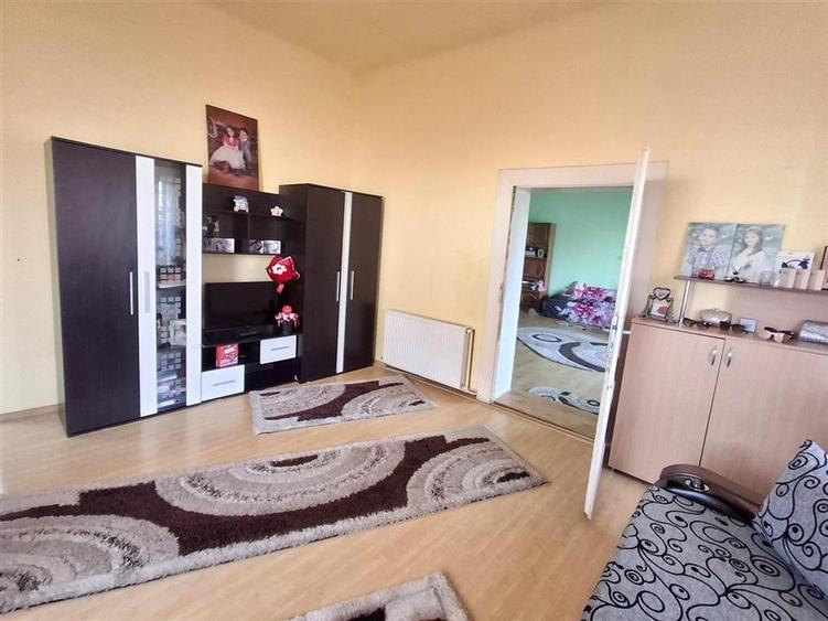 Casa individuala 5 camere pivnita 1000mp teren in Talmaciu - 1