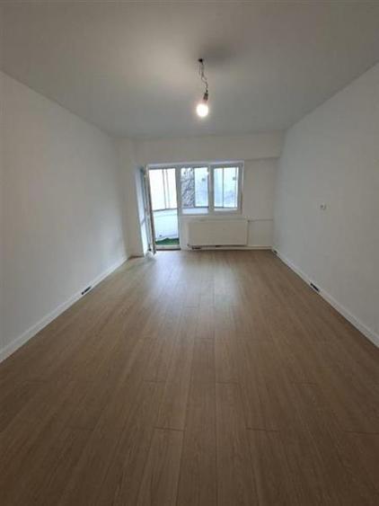 Garsoniera, Aparatorii Patriei, - 1