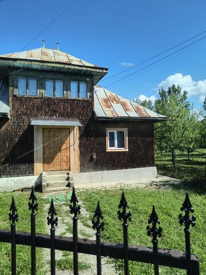 Casa cu mansardă și livada - 8