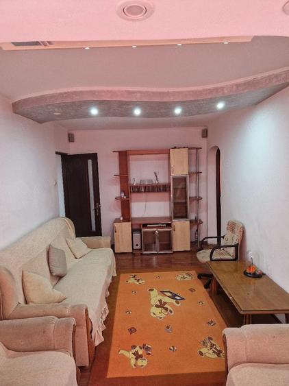 De Inchiriat ap 3 camere Ostroveni Valcea - 2