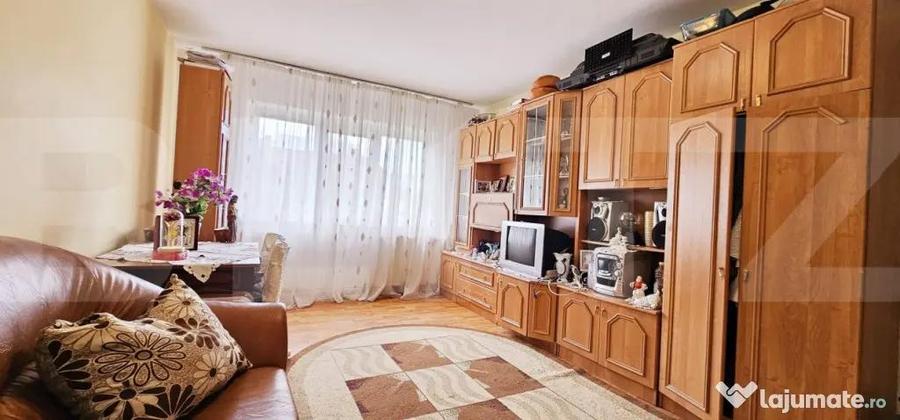 Apartament de vanzare, cu 3 camere, decomandat, 68mp, parter - 5