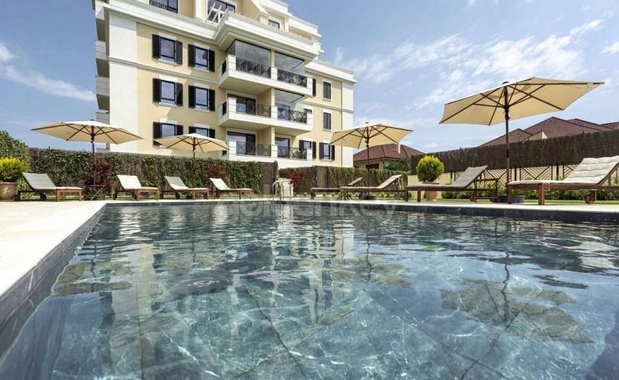 Apartament cu acces la piscina - 1