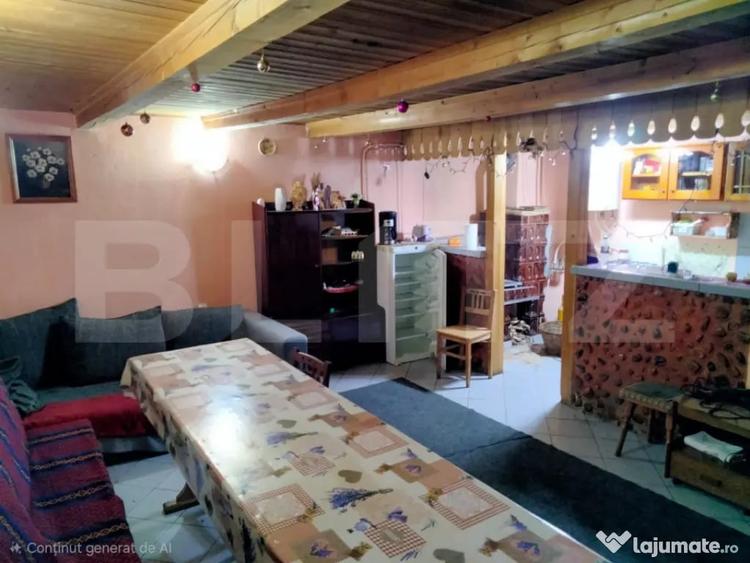 Casă cu 5 camere cu Teren 350 Mp în Deal