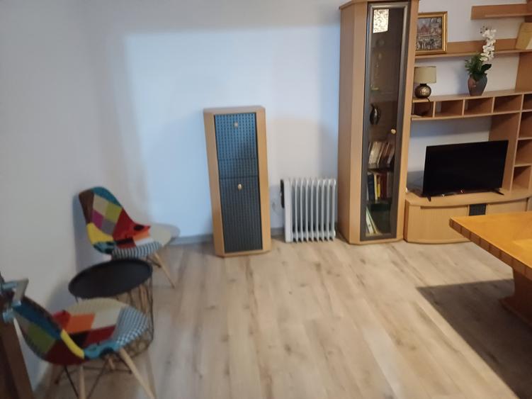 Tineretului -C.R.Motru -2 camere - 6