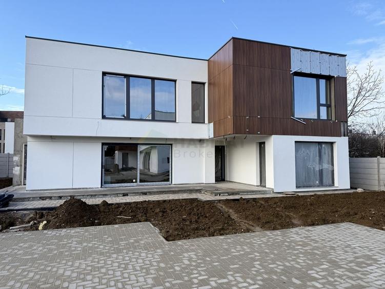 Oportunitate investitie, vila 6 camere - 1