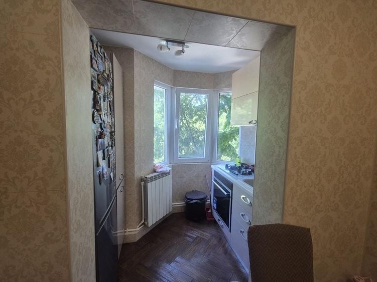 Vand apartamet 3 camere decomandat, zona Nae Leonard - 7