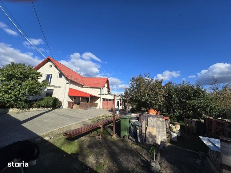 Casă cu 4 camere în Mureșeni