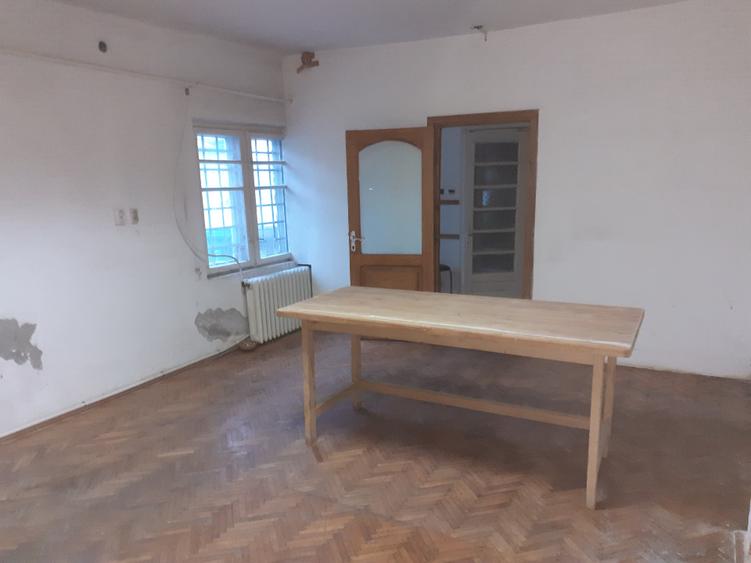 Vand casa cu teren 298 mp, zona Bazilescu, 16 Februarie - 6