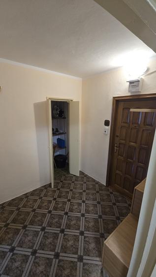 Micro 17 Vis a Vis de Oficiul Postal Nr. 9 - 9