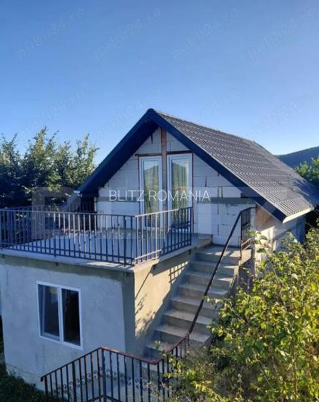 Casa de vanzare + teren 1000mp la doar 9 km de Bistrita. zon Casa de vanzare + teren 1000mp la doar 9 km de Bistrita. zon