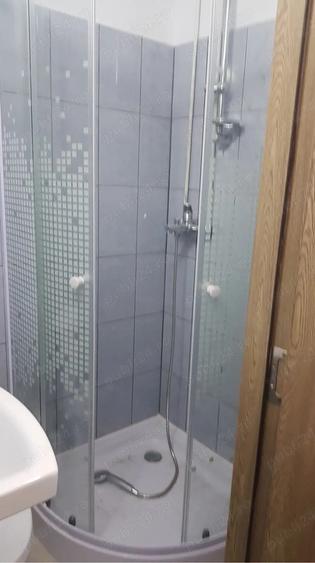 Inchiriez camera de camin cu bucatarie si baie - 6