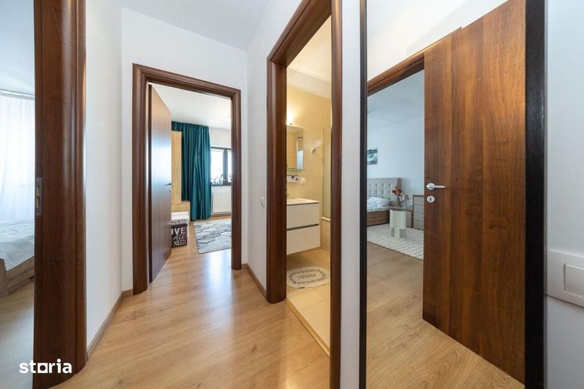 Apartament cu 3 camere semidecomandat în Central