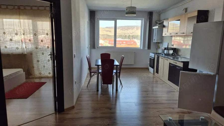 Apartament cu 2 camere semidecomandat în Florești